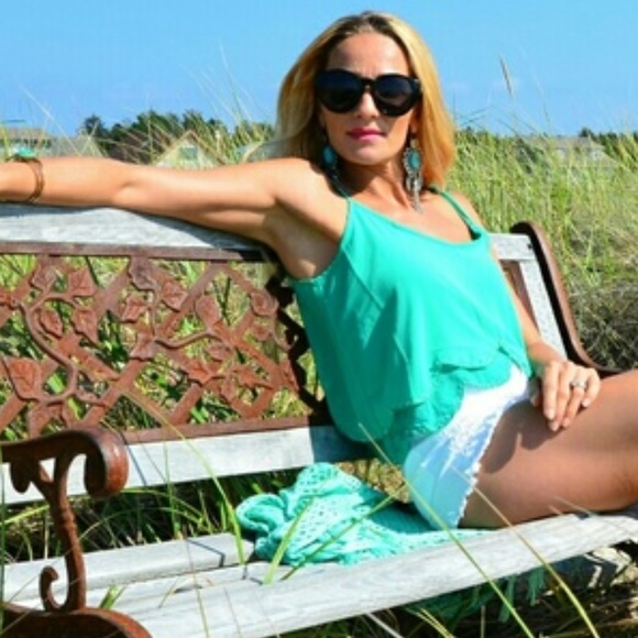 Beaded Detailed Crop Top - Picture 3 of 4